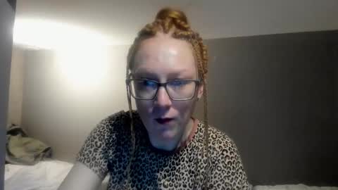 lucky_licky20 online show from March 10, 4:06 am