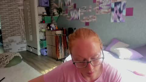 lucky_licky20 online show from June 30, 1:38 am