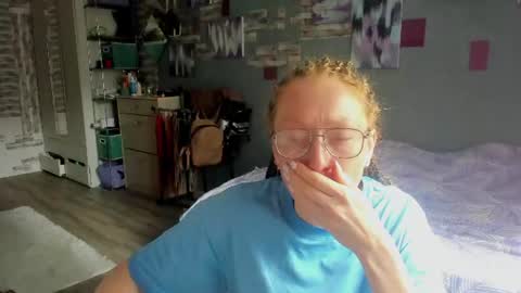 lucky_licky20 online show from June 22, 3:25 am