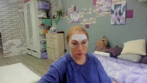 lucky_licky20 online show from July 6, 3:25 am