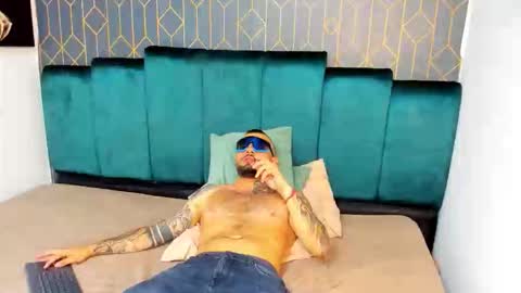 lucky_smith1 online show from December 16, 10:49 pm