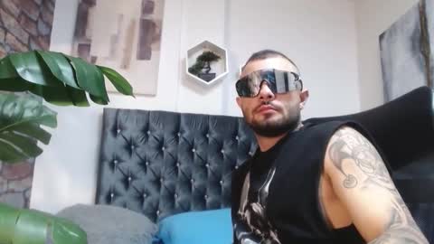 lucky_smith1 online show from December 4, 7:02 pm