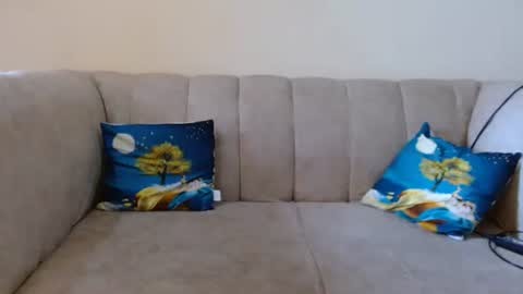 Snapshot of luckyawesome chatting on February 3, 10:47 am Crisiah online show from February 3, 10:47 am