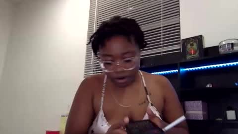 luckyclover4444 online show from May 29, 4:21 am