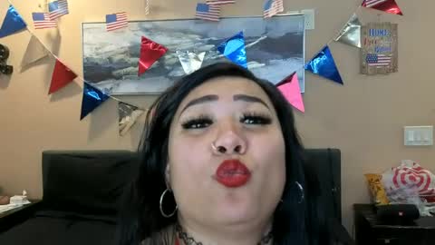 luckylee1992 online show from July 4, 4:38 am