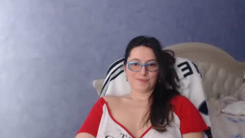 luckylinda23 online show from March 4, 7:01 pm