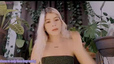 luckysapphire777 online show from October 25, 10:36 am