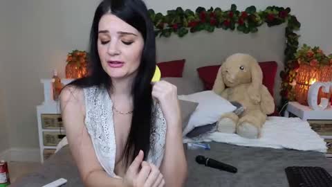 Lucy online show from March 10, 12:28 pm