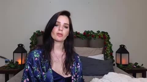 Lucy online show from November 17, 9:28 pm