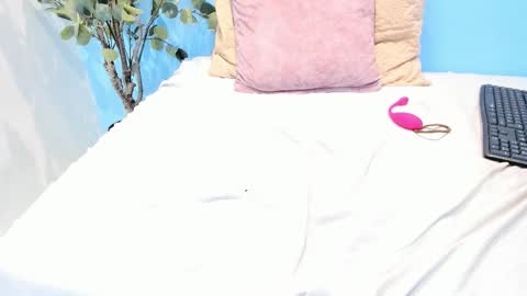 Snapshot of lucy_canel chatting on October 13, 10:34 pm lucy_canel online show from October 13, 10:34 pm