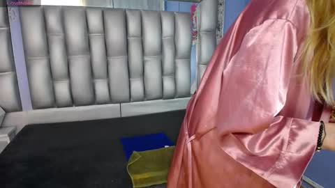  SleepyAbuela online show from September 15, 1:56 pm