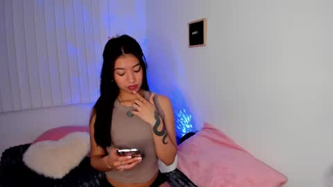 Lucy online show from August 4, 3:35 am