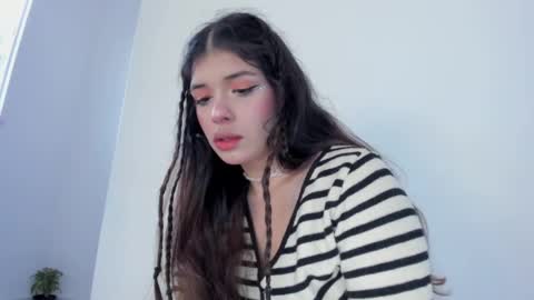 lucyportman online show from July 15, 11:04 am