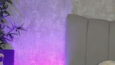 lucyrayy online show from February 7, 11:52 pm