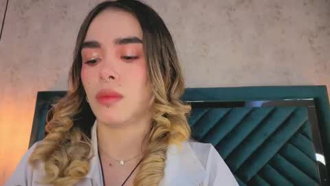 Lucy online show from September 25, 4:52 am