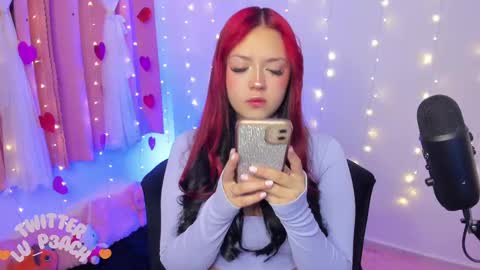 Snapshot of lucyy_peach chatting on March 9, 11:35 pm LUCYY FROM HOME  online show from March 9, 11:35 pm