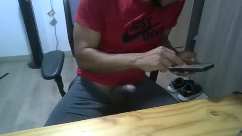 luhizu87871987 online show from December 2, 5:15 am