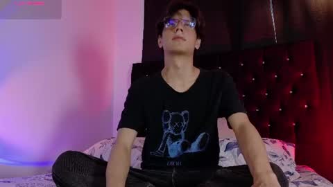 Lui online show from June 19, 8:37 pm