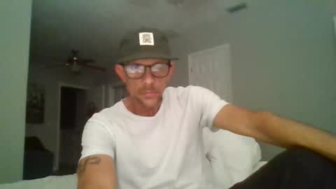 luiggii0904 online show from April 11, 9:46 am