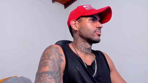 Luigi Vitale online show from October 6, 1:45 am