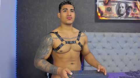 Snapshot of luigi_hot_ chatting on September 17, 2:37 am Luigi Independent model online show from September 17, 2:37 am