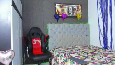 Luigi Independent model online show from June 9, 7:24 pm