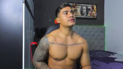 Snapshot of luigi_hot_ chatting on October 20, 5:40 pm Luigi Independent model online show from October 20, 5:40 pm