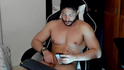 luis_baptista online show from December 21, 8:50 am