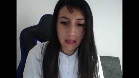 luisa_homes online show from December 14, 9:43 pm