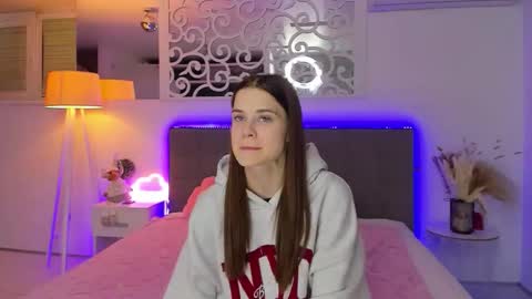 LuisaClover online show from January 6, 5:28 pm