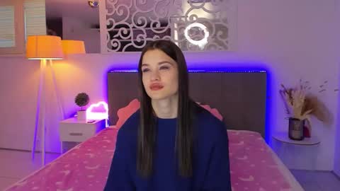 LuisaClover online show from January 10, 1:05 pm