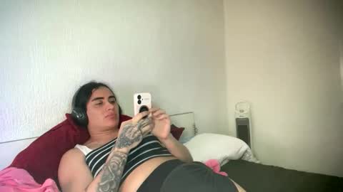 Luisa Monsters online show from February 12, 12:47 am