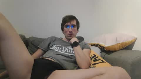 Luis online show from December 3, 10:21 pm