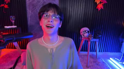 luixdust1 online show from October 22, 6:38 am