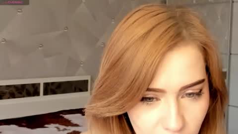 Snapshot of luiza012 chatting on October 29, 10:28 am Lizzy online show from October 29, 10:28 am