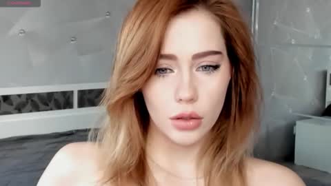 Snapshot of luiza012 chatting on October 10, 11:27 am Lizzy online show from October 10, 11:27 am