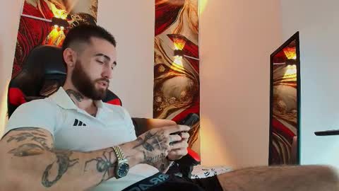 Snapshot of luke_davis01 chatting on October 23, 12:50 pm LUKE online show from October 23, 12:50 pm