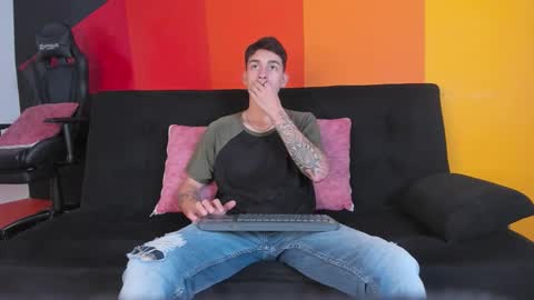 Snapshot of luke_savagge chatting on October 18, 8:57 pm Luke online show from October 18, 8:57 pm