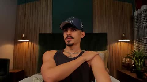 Luke Taylor online show from December 2, 11:08 am