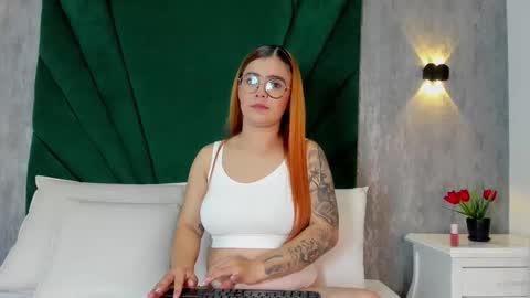 Snapshot of lulijones chatting on October 25, 11:31 am Luli Jones online show from October 25, 11:31 am