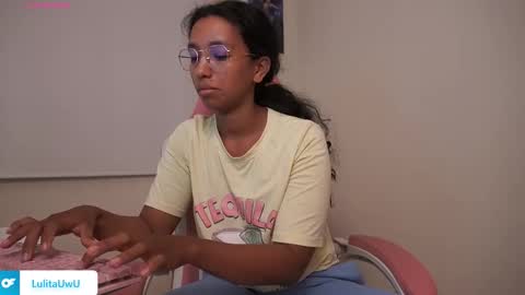 lulitauwu online show from January 8, 11:32 pm