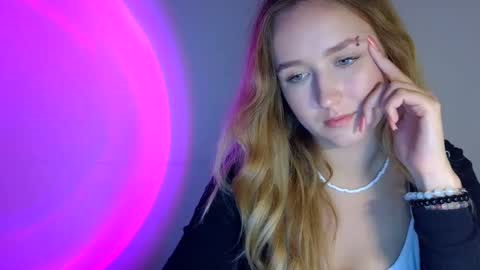 Lulu Baby18 online show from September 19, 9:07 pm