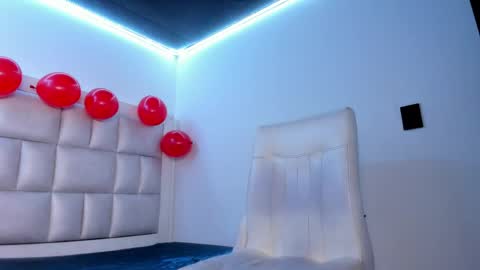 elizabeth online show from April 1, 1:41 pm