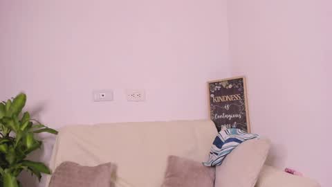 LULU online show from January 19, 4:44 am