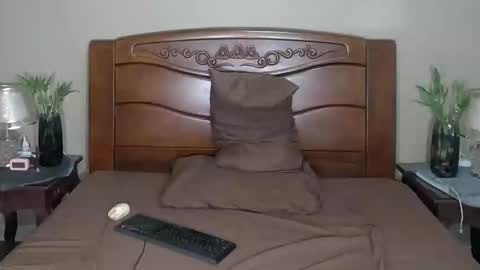 lulu_wild online show from October 31, 12:16 pm