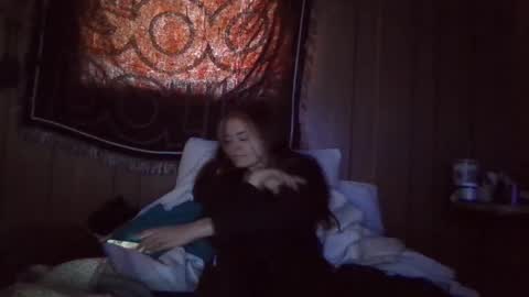 Connie online show from February 3, 1:19 pm