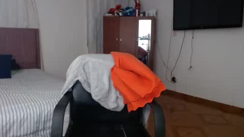 Snapshot of lumi_84 chatting on January 30, 10:50 am LUMI online show from January 30, 10:50 am