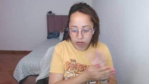 Snapshot of lumi_84 chatting on February 24, 4:05 am LUMI online show from February 24, 4:05 am