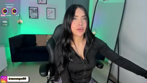     online show from March 6, 3:33 pm