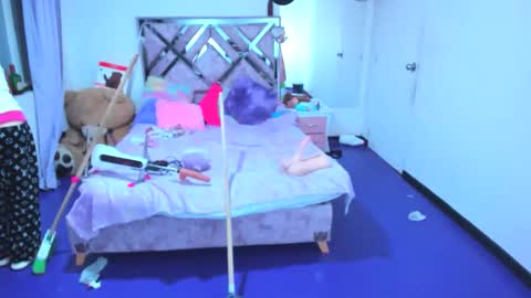 luna_analya online show from March 21, 9:58 am